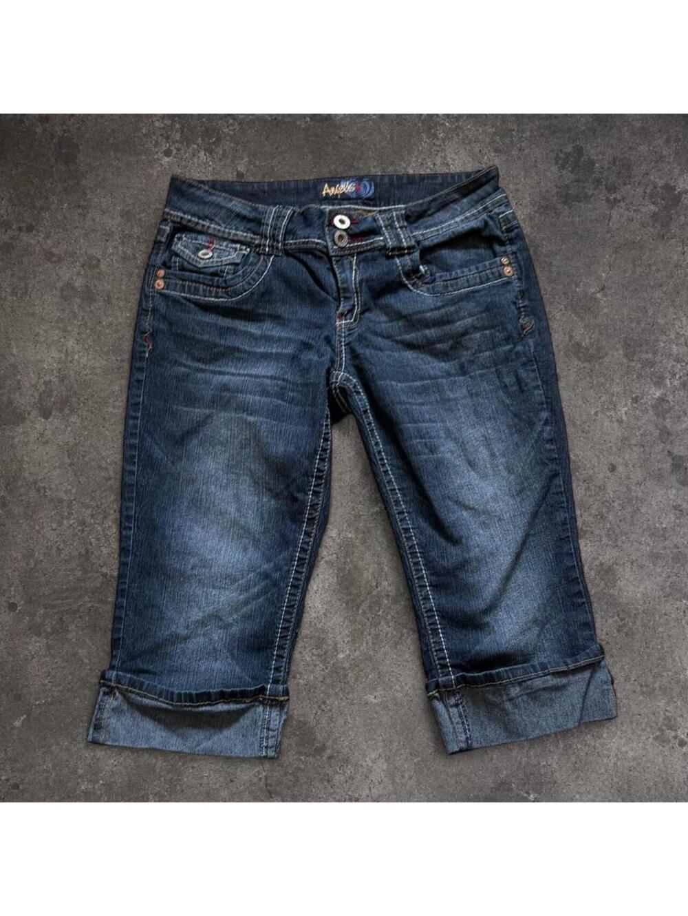 Fire Y2K Angels capri jeans with a low rise fit